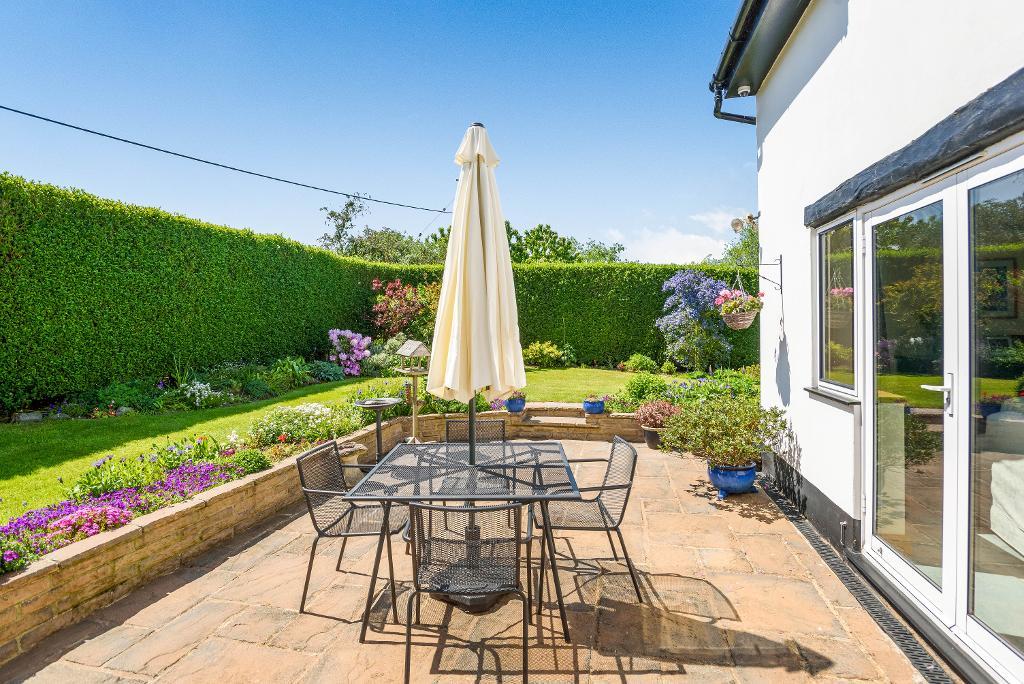 5 Bedroom Detached For Sale in Daltons Road, Chelsfield Village, Orpington, Kent, BR6 7QE