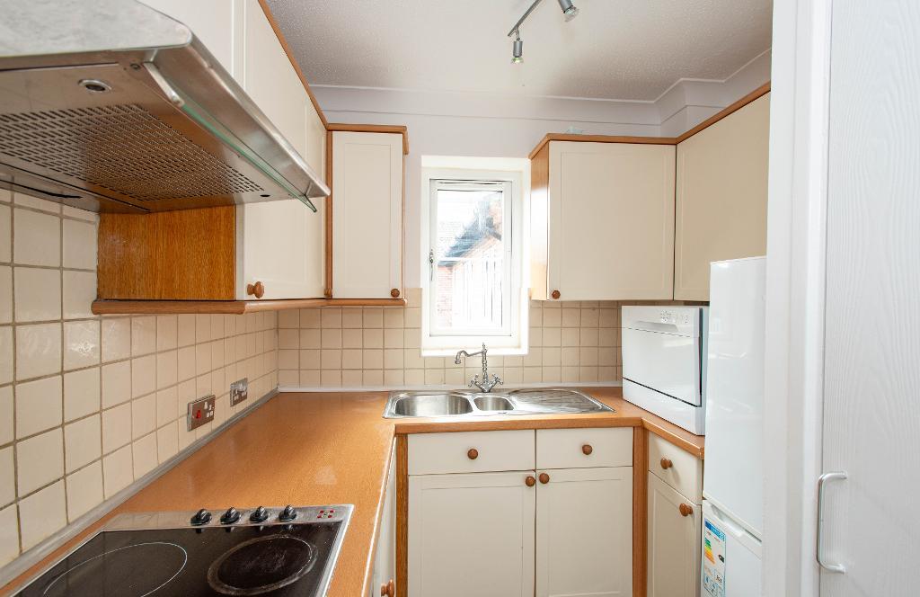 1 Bedroom Flat For Sale in Badgers Copse, Tower Road, Orpington, Kent