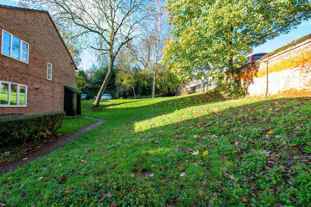 1 Bedroom Flat For Sale in Badgers Copse, Tower Road, Orpington, Kent, BR6 0XB Linay and Shipp