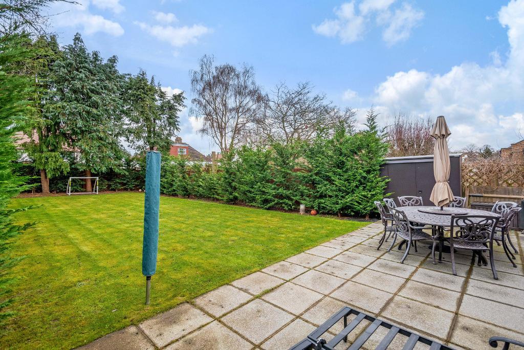 5 Bedroom SemiDetached For Sale in Hillcrest Road, Orpington, Kent