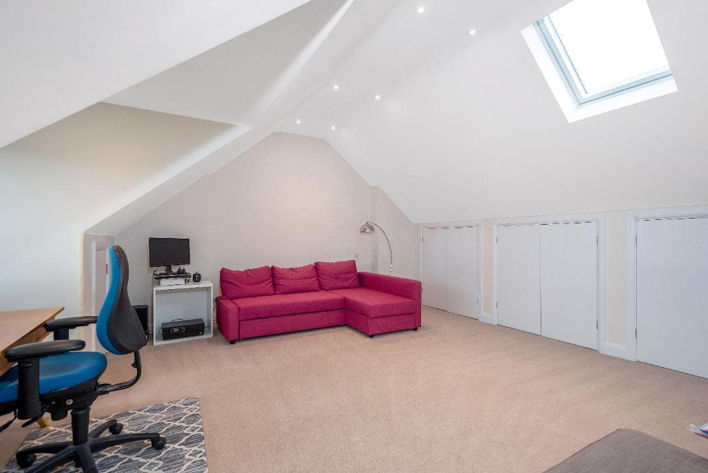 5 Bedroom SemiDetached For Sale in Hillcrest Road, Orpington, Kent