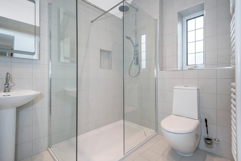 5 Bedroom SemiDetached For Sale in Hillcrest Road, Orpington, Kent