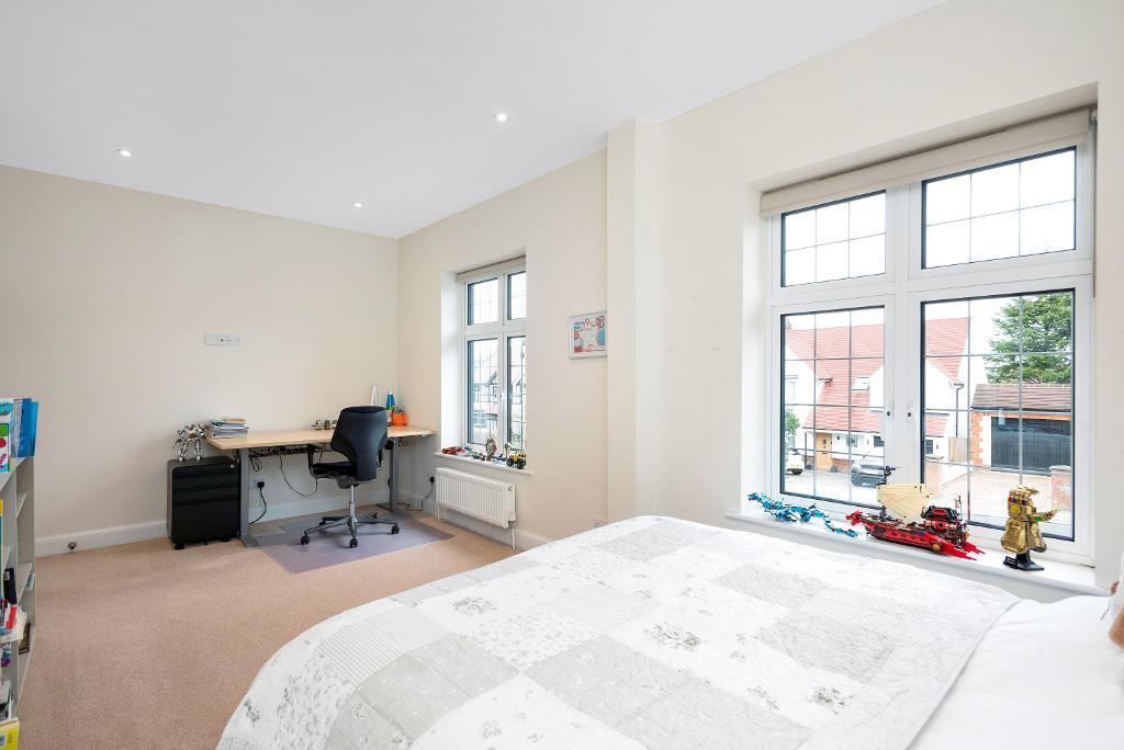 5 Bedroom SemiDetached For Sale in Hillcrest Road, Orpington, Kent