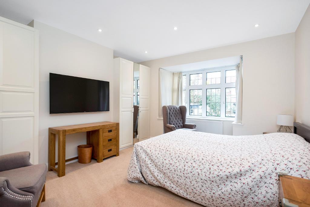 5 Bedroom SemiDetached For Sale in Hillcrest Road, Orpington, Kent