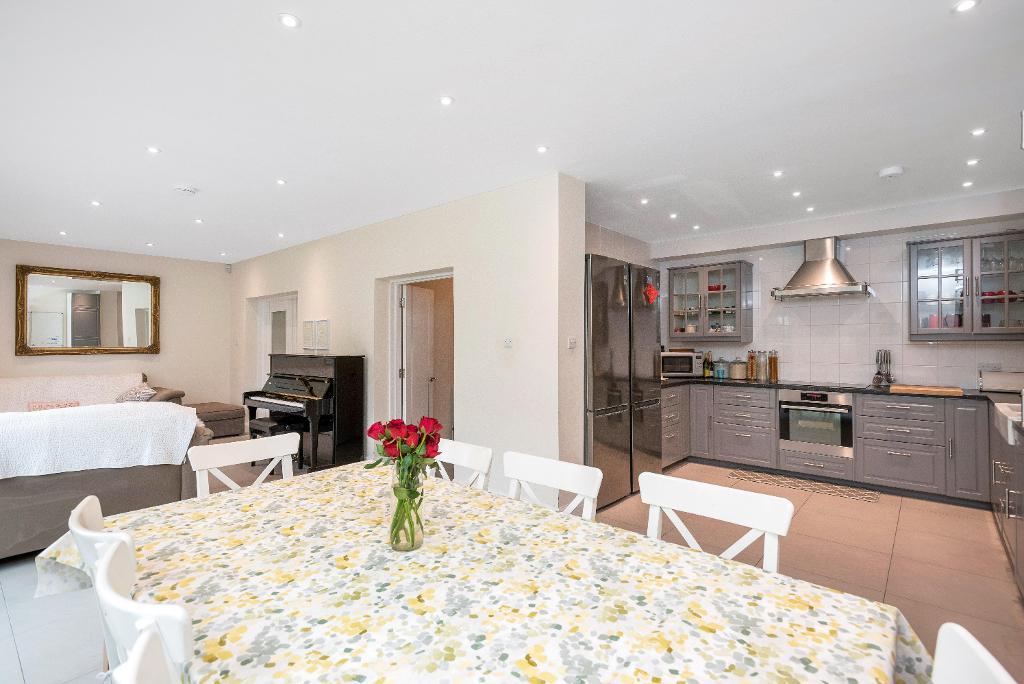 5 Bedroom SemiDetached For Sale in Hillcrest Road, Orpington, Kent