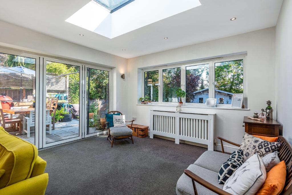 5 Bedroom Detached For Sale in Hill End, Orpington, BR6 0SJ Linay and Shipp Estate Agents in