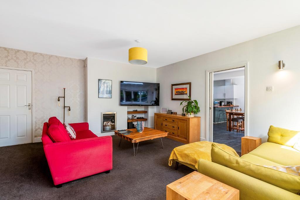 5 Bedroom Detached For Sale in Hill End, Orpington, BR6 0SJ Linay and