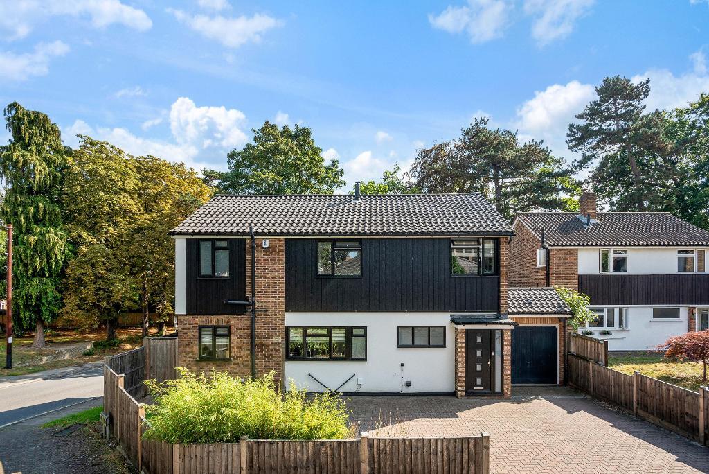 5 Bedroom Detached For Sale in Hill End, Orpington, BR6 0SJ Linay and