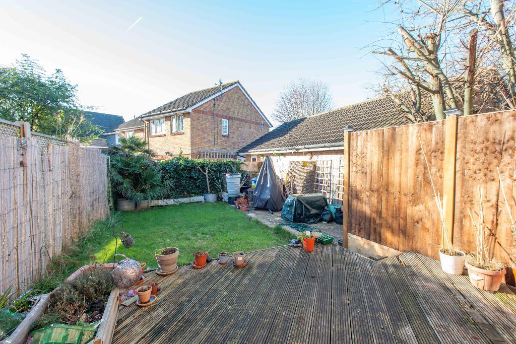 3 Bedroom Terraced For Sale in Buttermere Road, St Pauls Cray, Orpington, Kent, BR5 3WD Linay