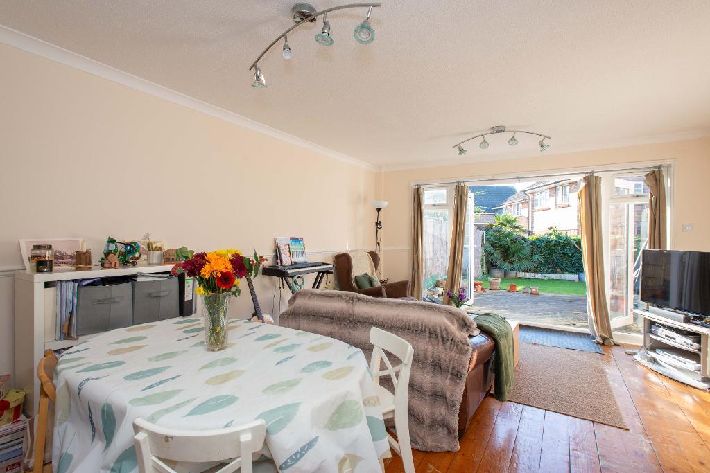 3 Bedroom Terraced For Sale in Buttermere Road, St Pauls Cray, Orpington, Kent, BR5 3WD Linay