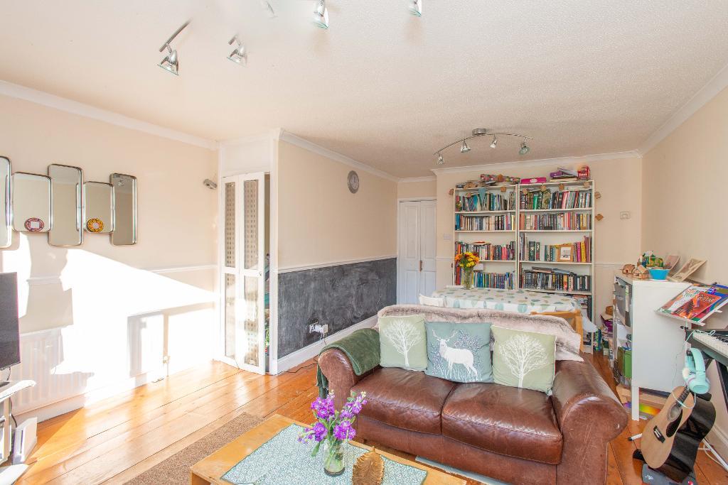 3 Bedroom Terraced For Sale in Buttermere Road, St Pauls Cray, Orpington, Kent, BR5 3WD Linay