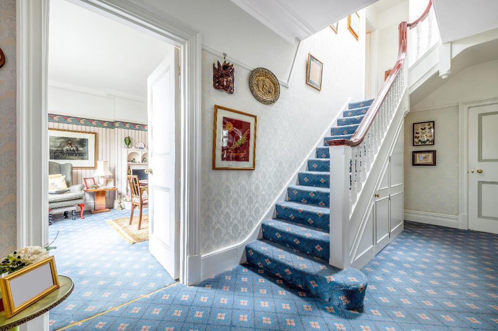 4 Bedroom Detached For Sale in Sevenoaks Road, Orpington, Kent, BR6 9JL