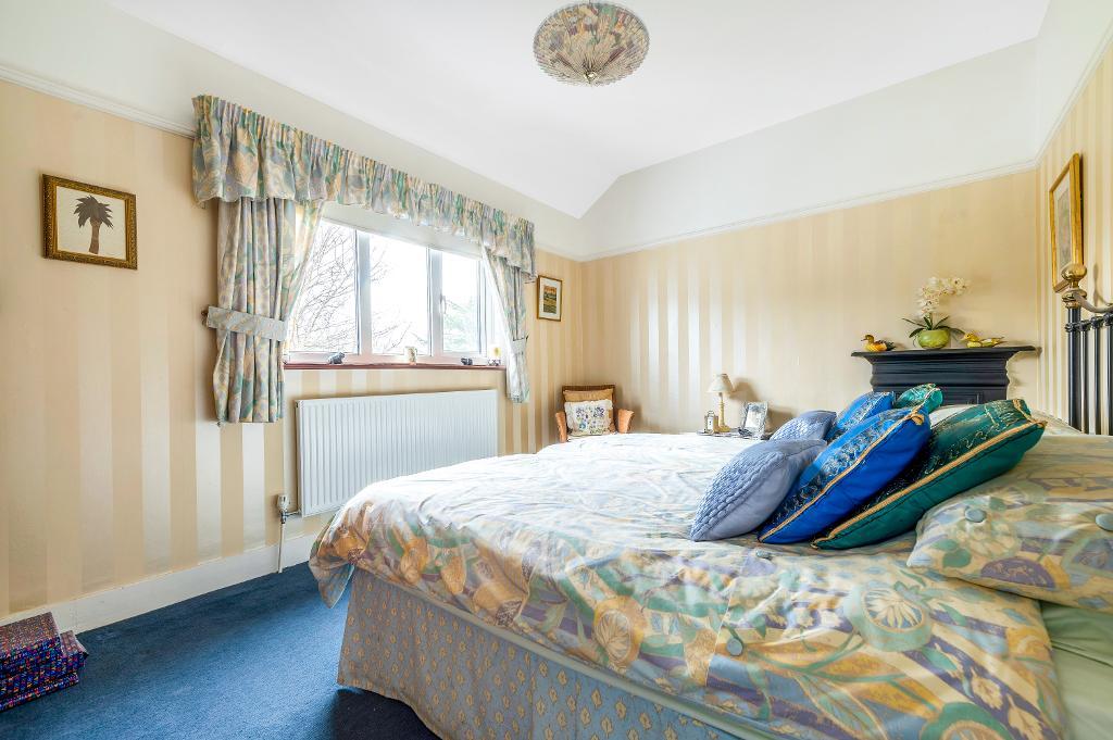 4 Bedroom Detached For Sale in Sevenoaks Road, Orpington, Kent, BR6 9JL