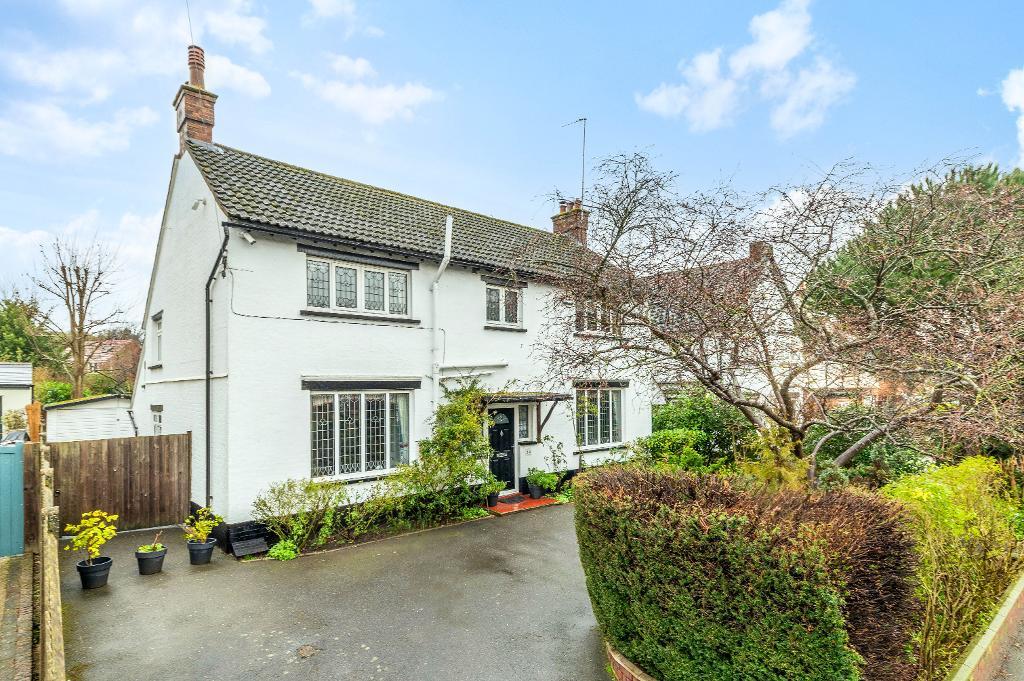 4 Bedroom Detached For Sale in Sevenoaks Road, Orpington, Kent, BR6 9JL