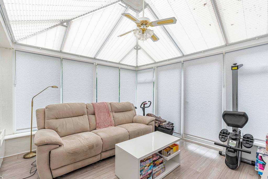 4 Bedroom Detached For Sale in Dale Wood Road, Orpington, Kent, BR6 0BY