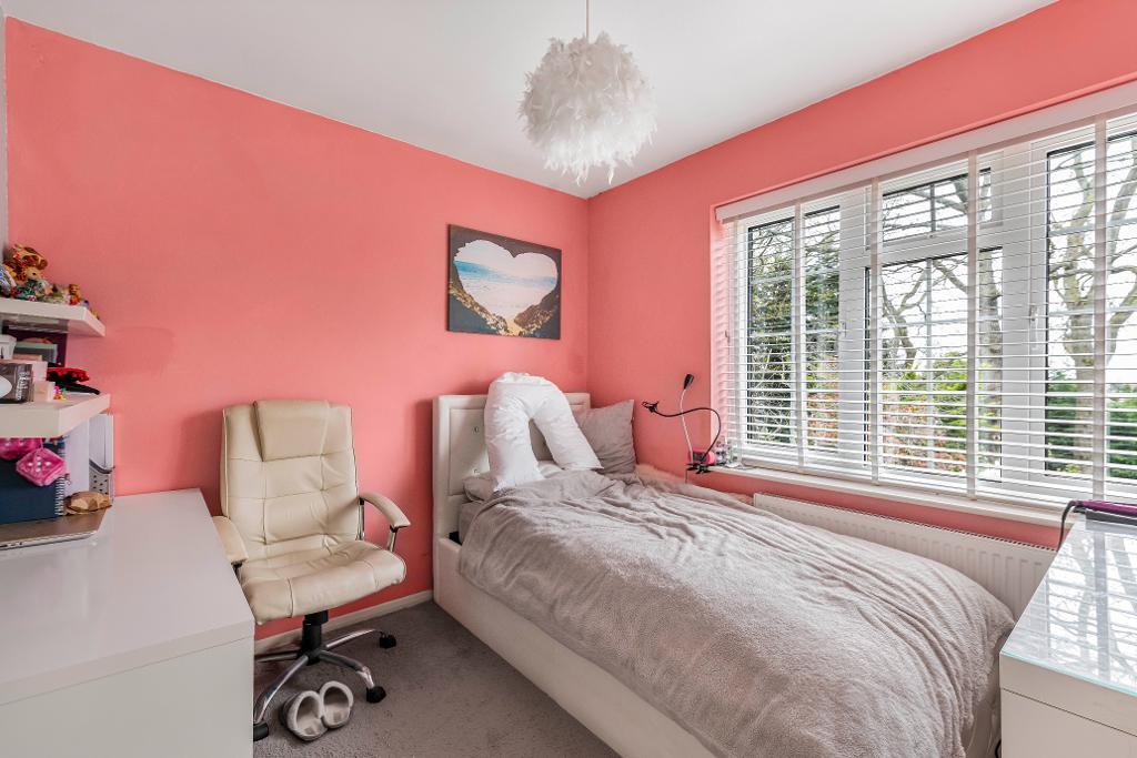 4 Bedroom Detached For Sale in Dale Wood Road, Orpington, Kent, BR6 0BY