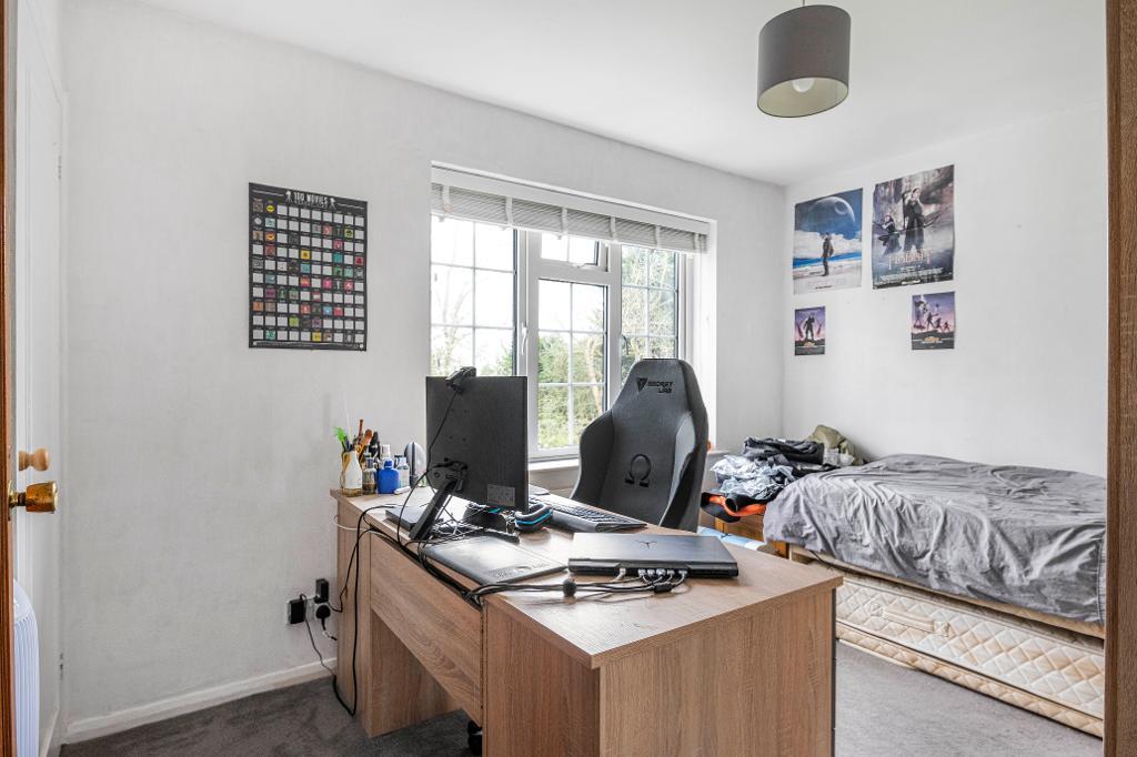 4 Bedroom Detached For Sale in Dale Wood Road, Orpington, Kent, BR6 0BY