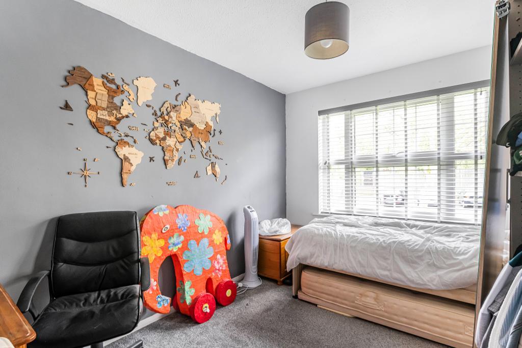 4 Bedroom Detached For Sale in Dale Wood Road, Orpington, Kent, BR6 0BY