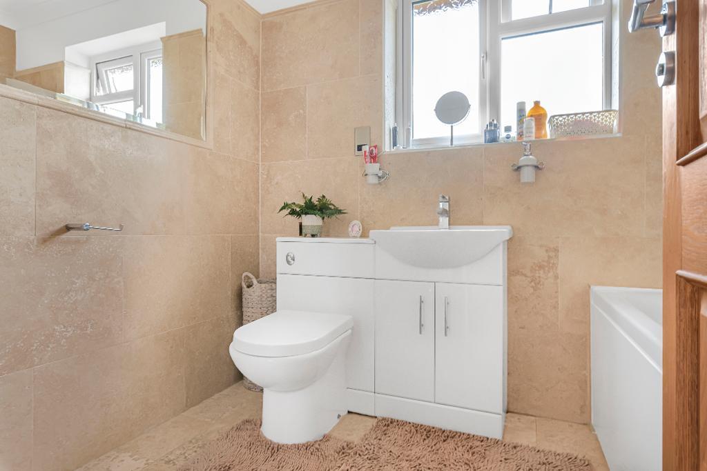 3 Bedroom SemiDetached For Sale in Avalon Road, Orpington, Kent, BR6 9AZ Linay and Shipp