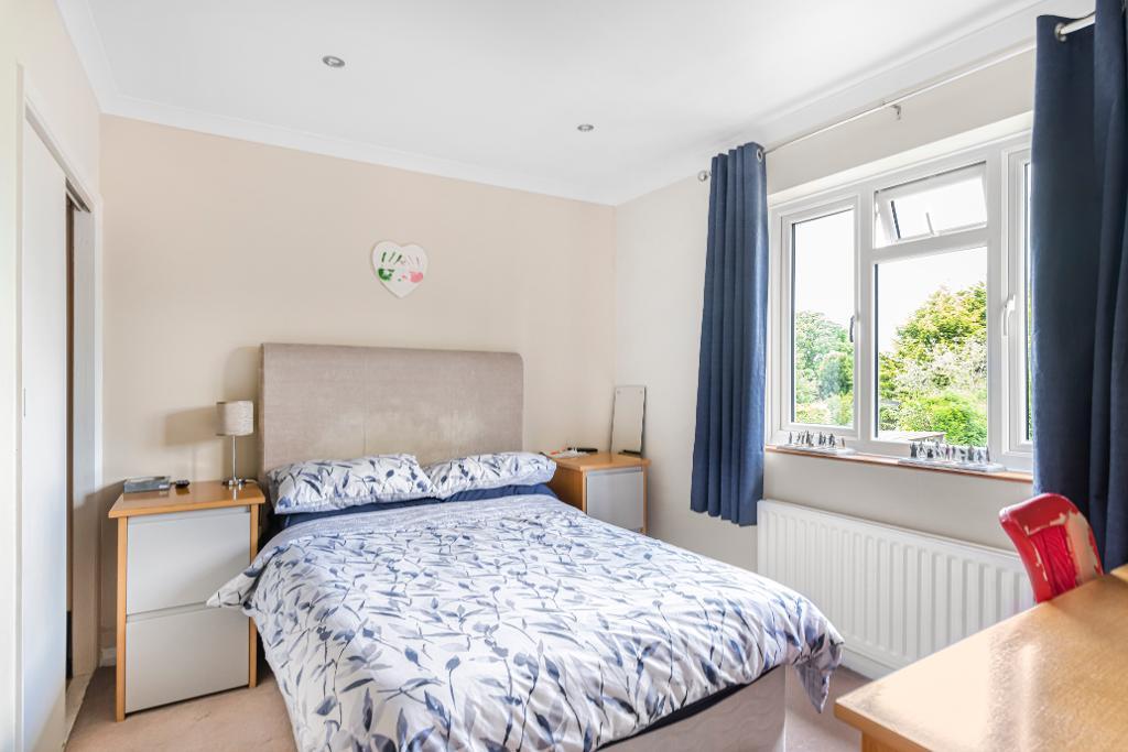 3 Bedroom SemiDetached For Sale in Avalon Road, Orpington, Kent, BR6 9AZ Linay and Shipp