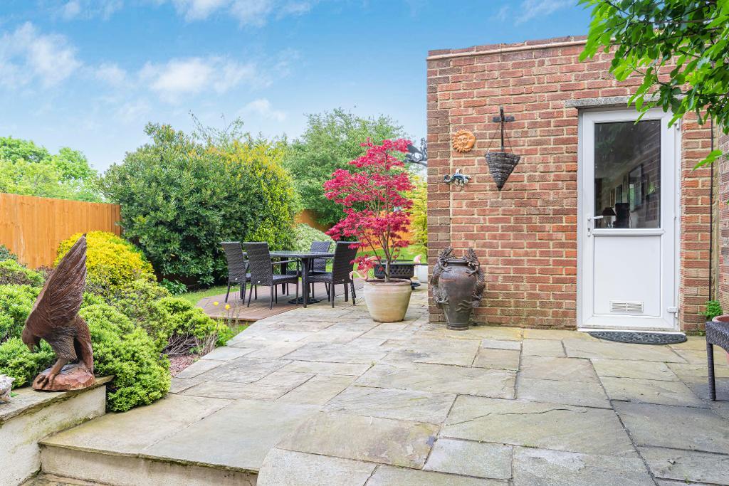 3 Bedroom SemiDetached For Sale in Avalon Road, Orpington, Kent, BR6