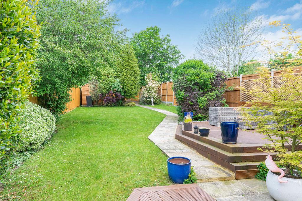 3 Bedroom SemiDetached For Sale in Avalon Road, Orpington, Kent, BR6