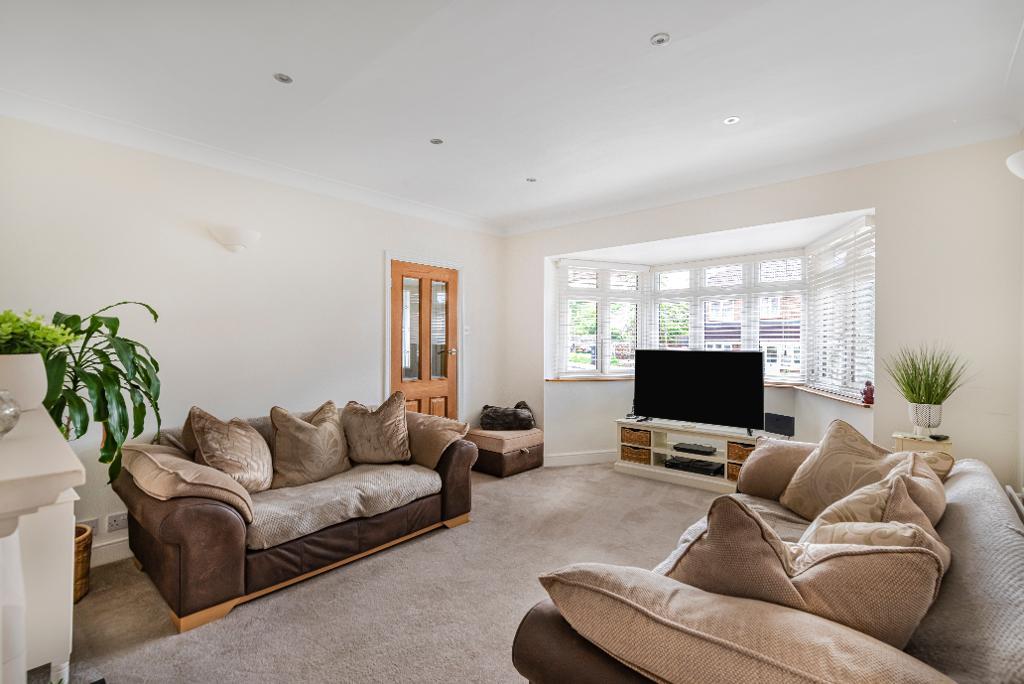 3 Bedroom SemiDetached For Sale in Avalon Road, Orpington, Kent, BR6 9AZ Linay and Shipp