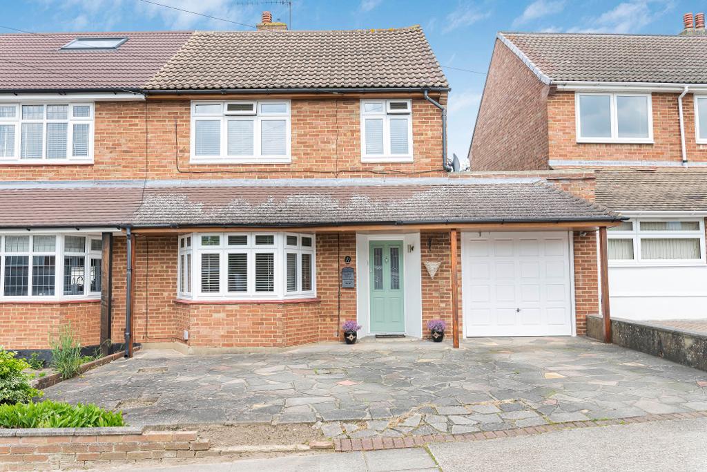 3 Bedroom SemiDetached For Sale in Avalon Road, Orpington, Kent, BR6