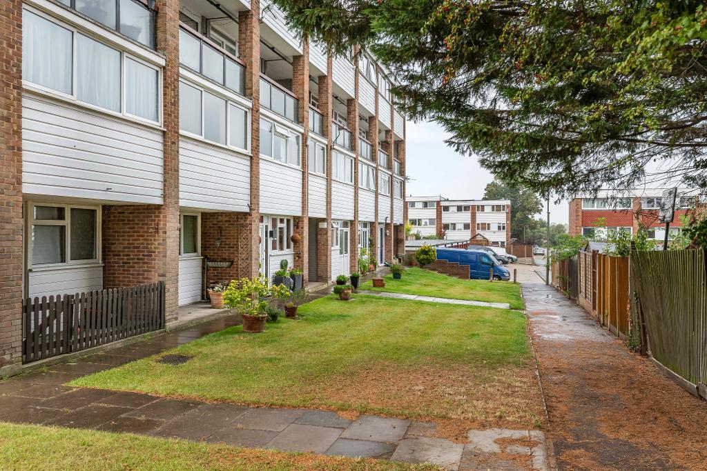 Edgewood Drive, Orpington, BR6 6LG